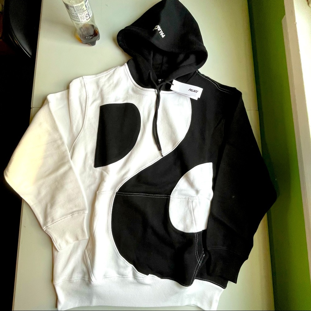 Palace Skateboard Yin Yang Black White Mens Small Size Hoodie Hooded Sweatshirt